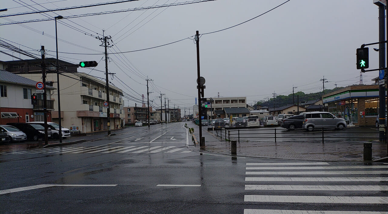 筑紫駅西口の前の通り