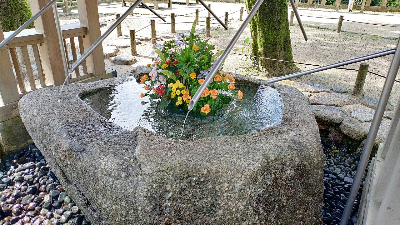 竈門神社の手水舎