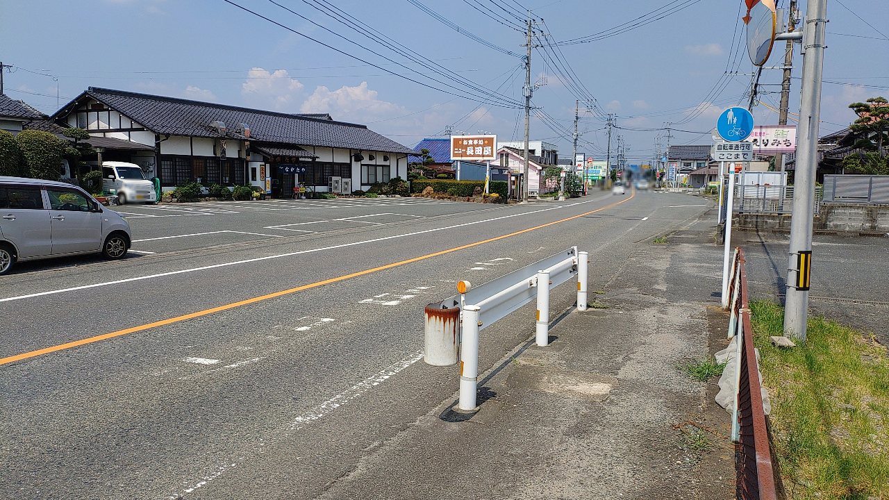 はかた晩酌亭の前の道