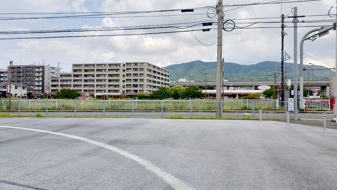 太宰府市総合体育館（とびうめアリーナ）前の広場