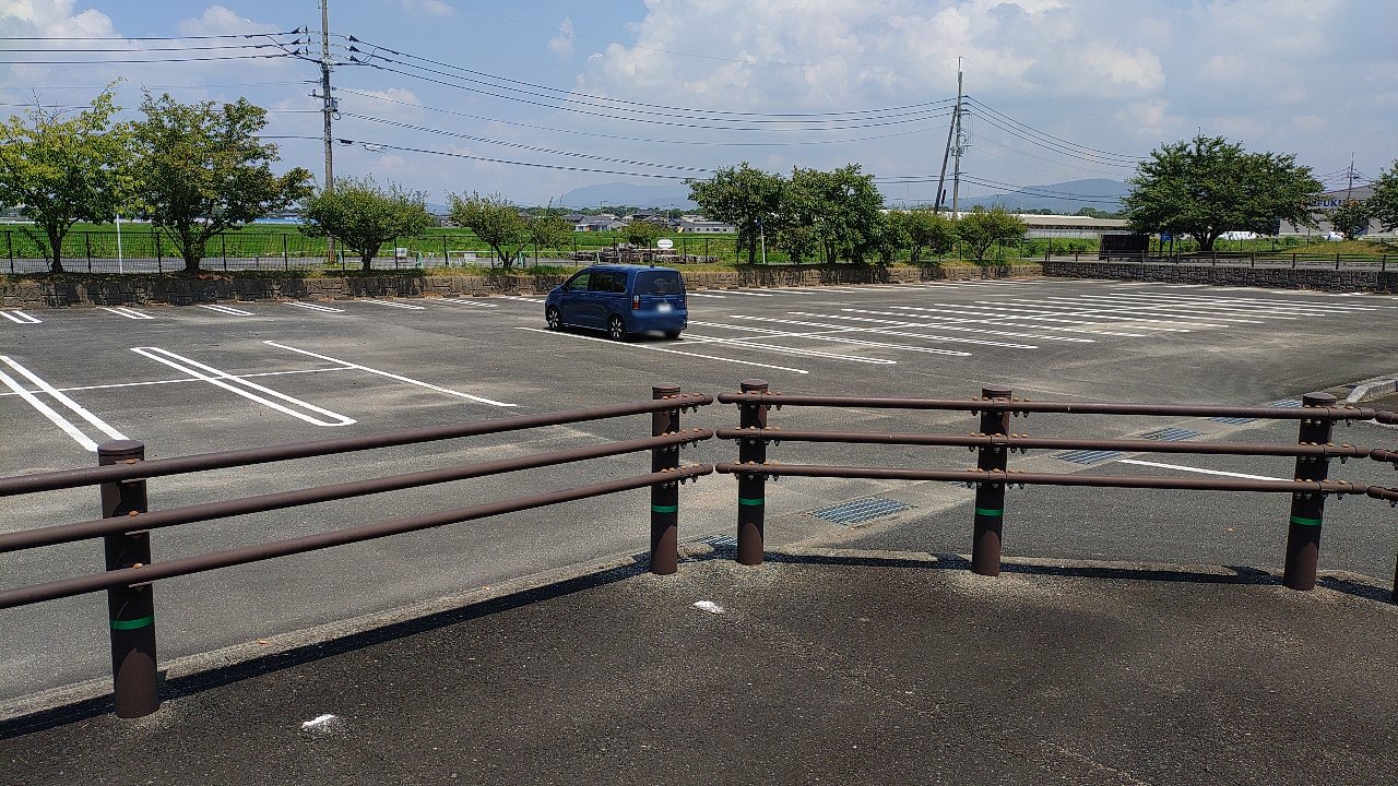 平塚川添遺跡公園の駐車場