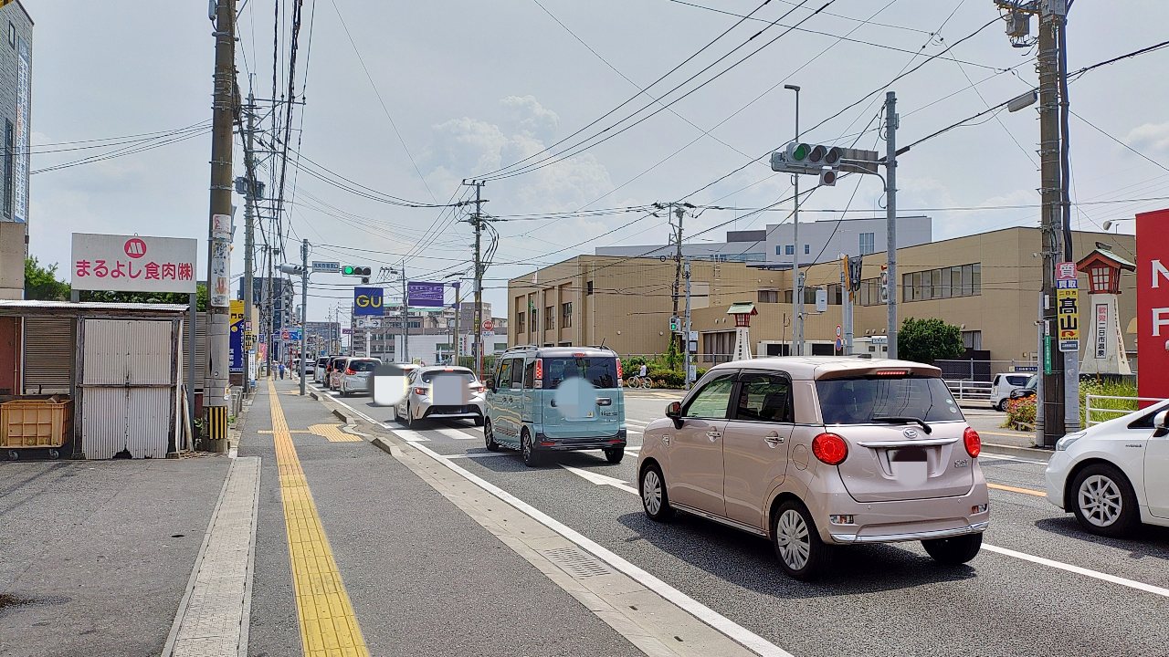 多楽の前の道