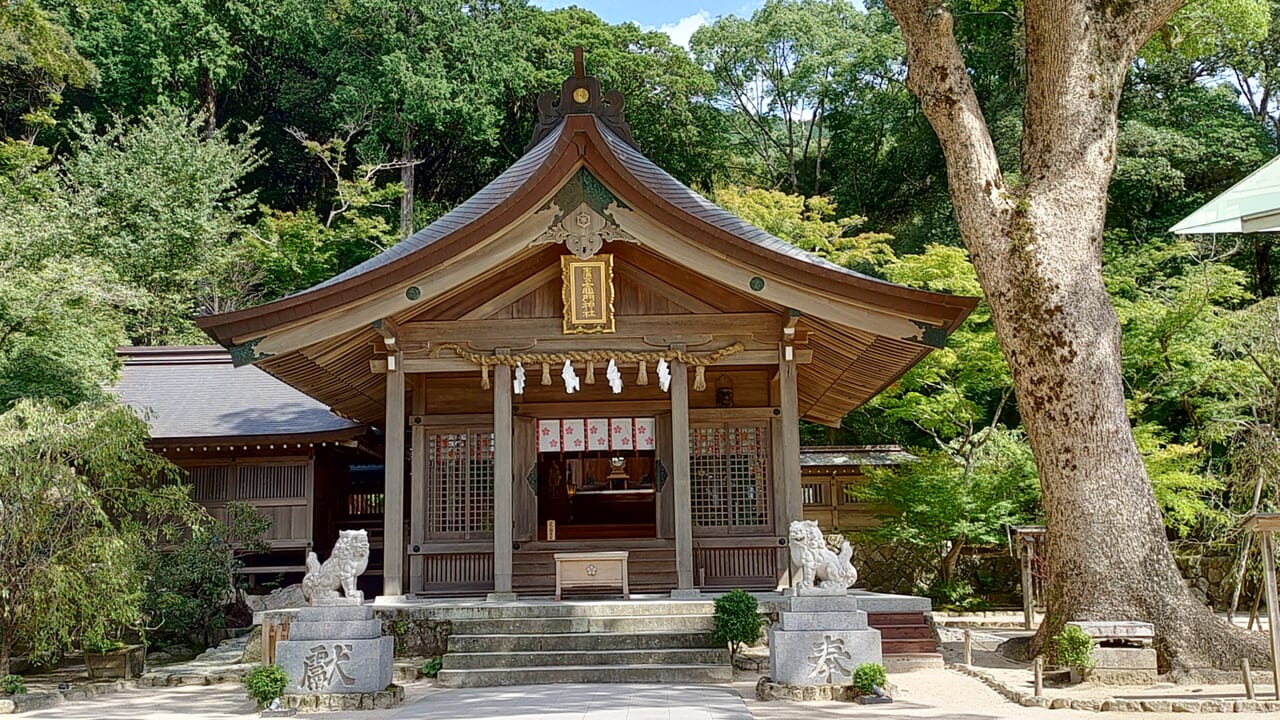 竈門神社の本殿