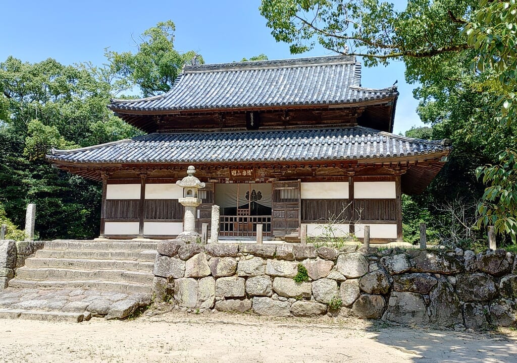 観世音寺の本堂