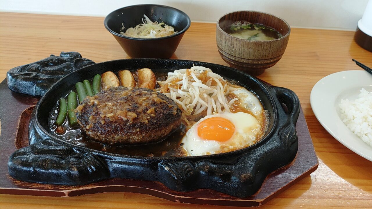 カレー＆ハンバーグやまとのハンバーグランチ