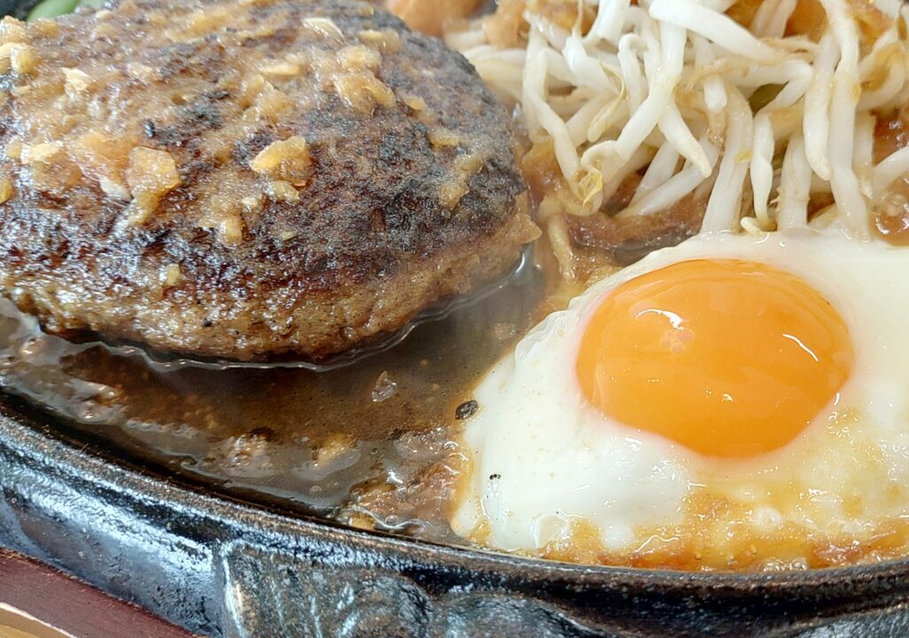 カレー＆ハンバーグやまとのハンバーグ