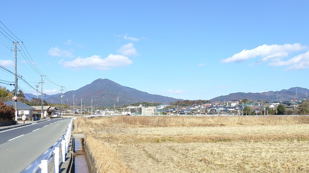 星ヶ丘保育園と宝満山