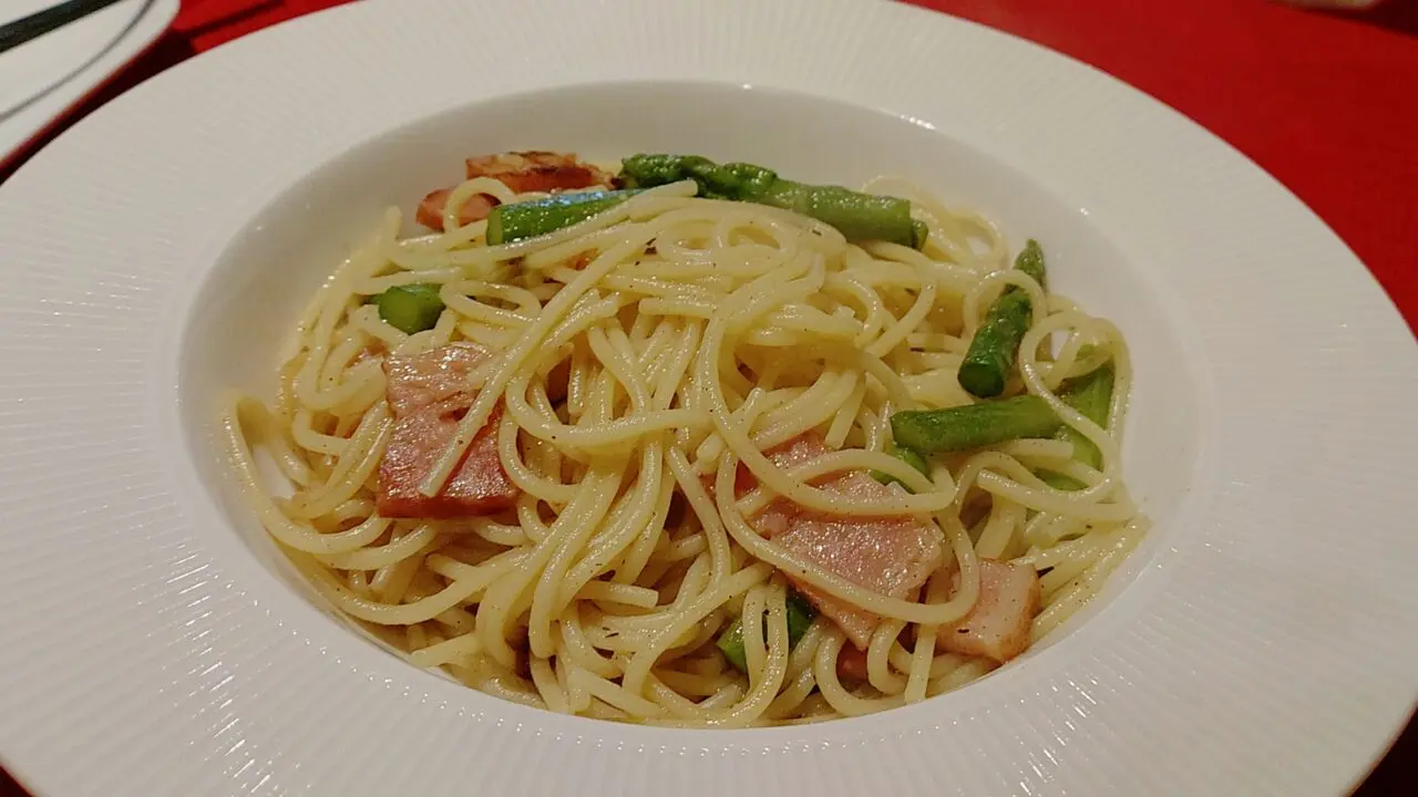 SHOW KITCHENのアスパラとベーコンのペペロンチーノ