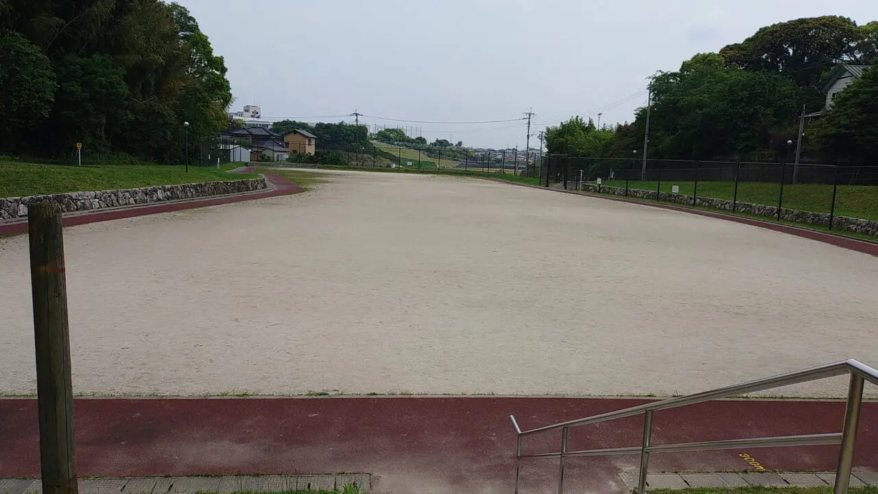 高尾公園のグラウンド