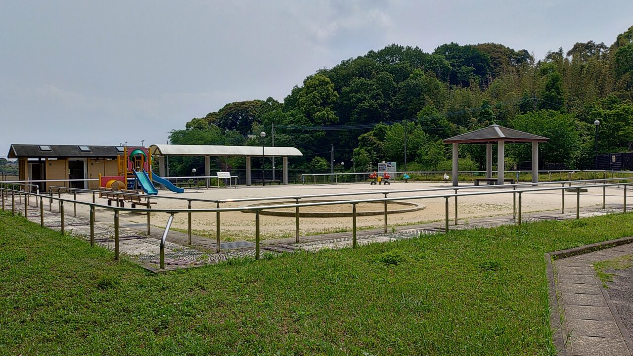 高尾公園の遊具