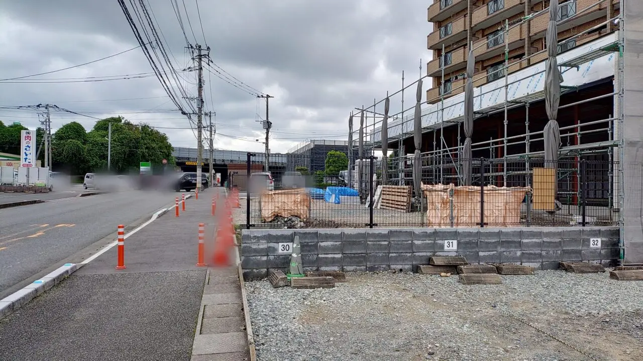 塔原東の建築現場