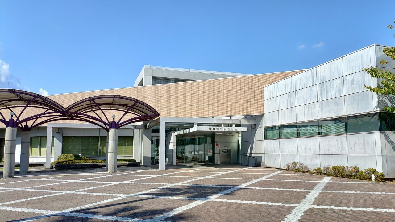 筑紫野市民図書館