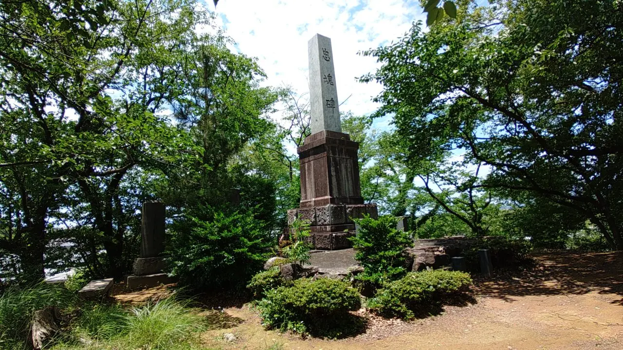 塔原東の忠魂碑