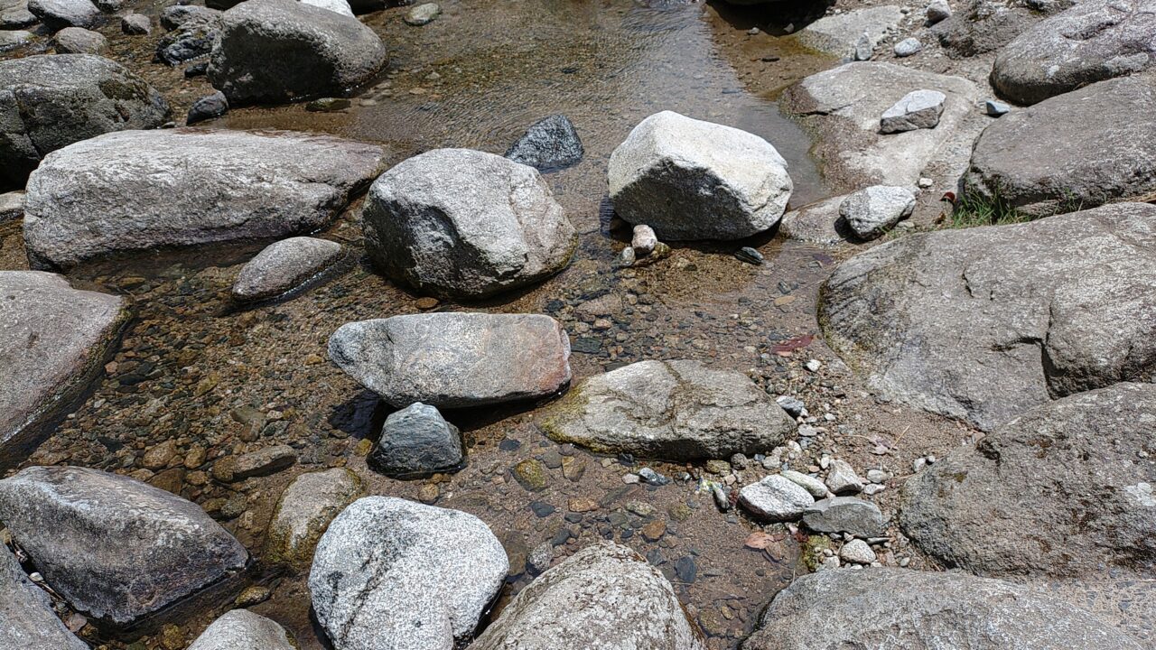竜岩自然の家を流れる
宝満川