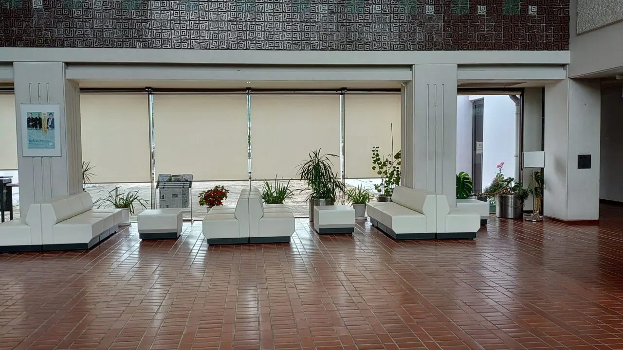 筑紫野市文化会館のロビー