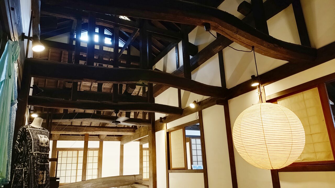 有智山荘の店内