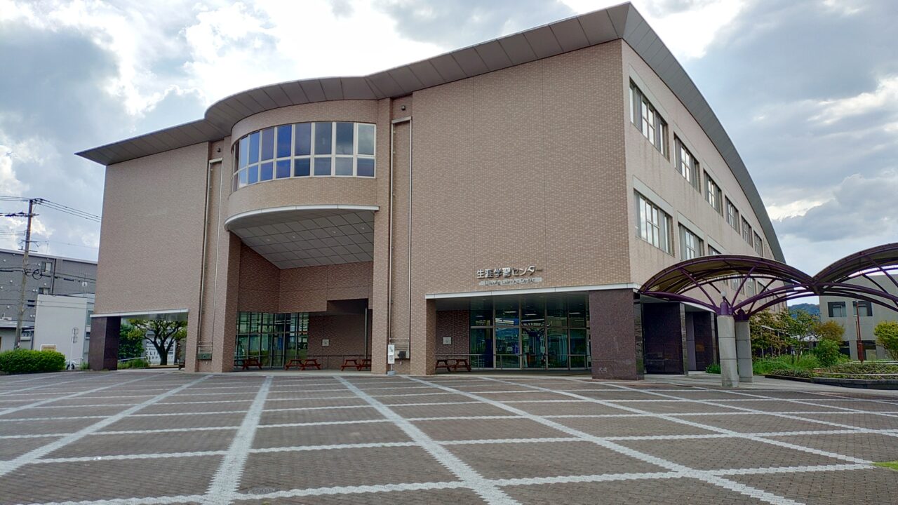 パープルプラザ前のイベント広場
