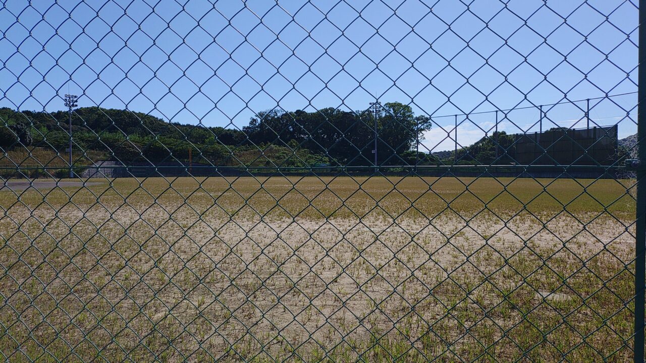 筑前ぽぽろの野球場