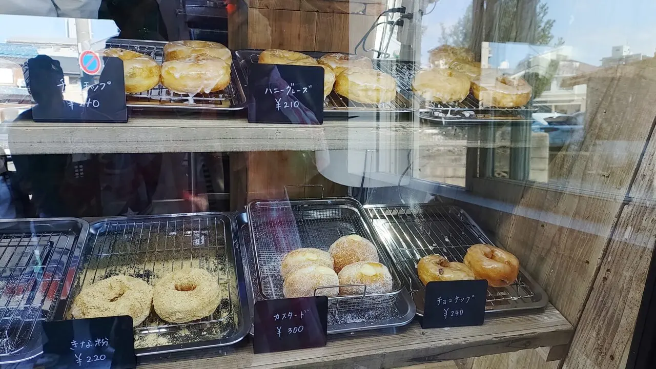 ８DONUTのカウンター