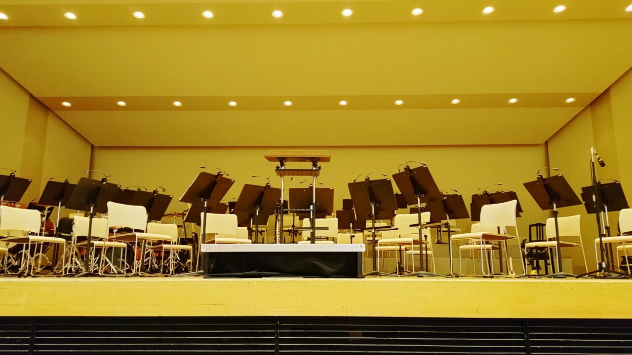 筑紫野市文化会館のステージ