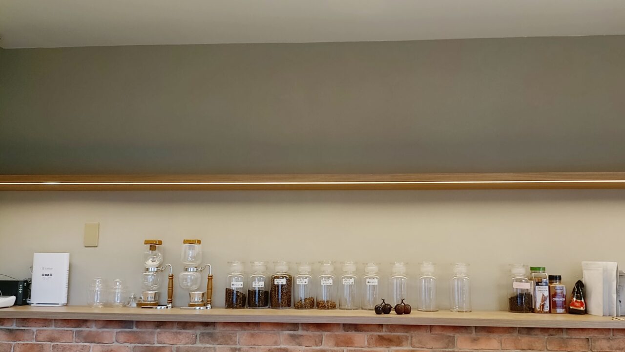 晴宿珈琲の店内