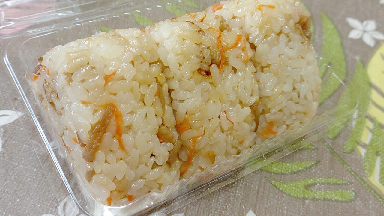 前回の地産地消マルシェで買ったかしわおにぎり