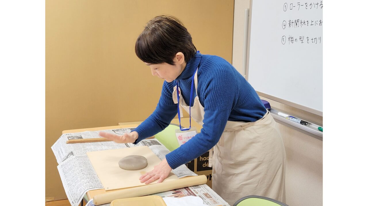 以前の梅のお皿作りの様子