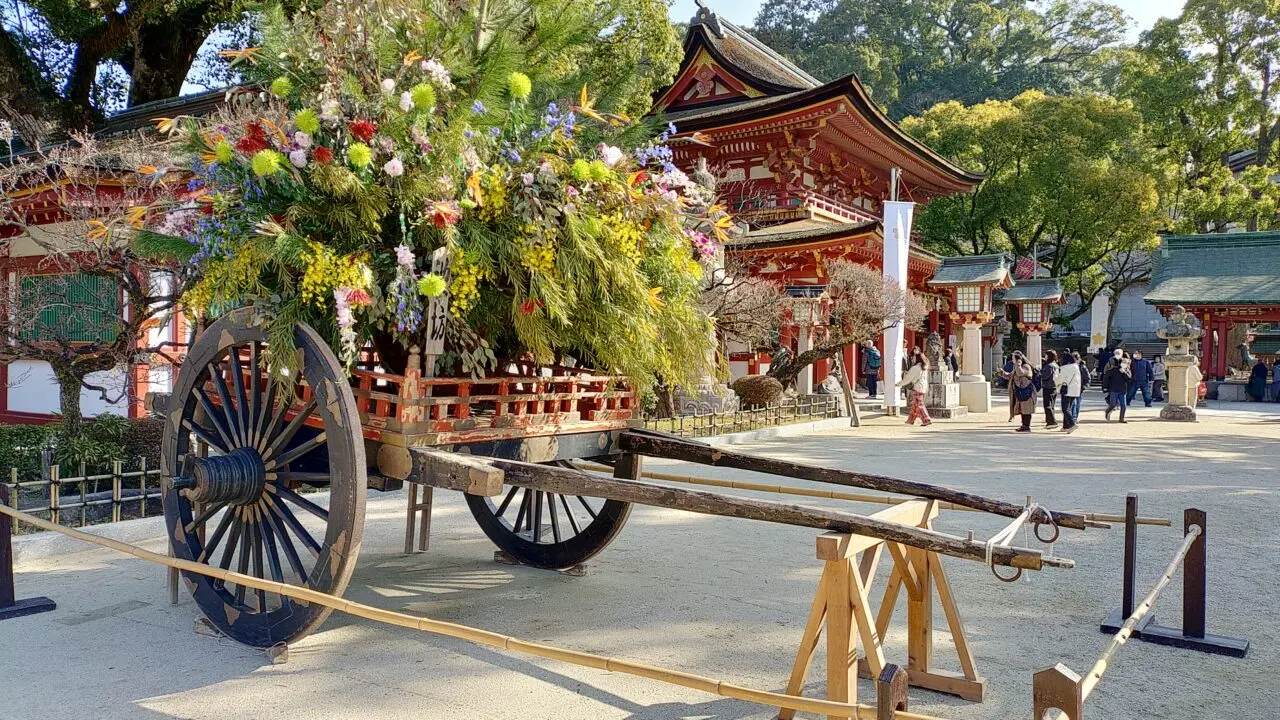 献華祭の花車
