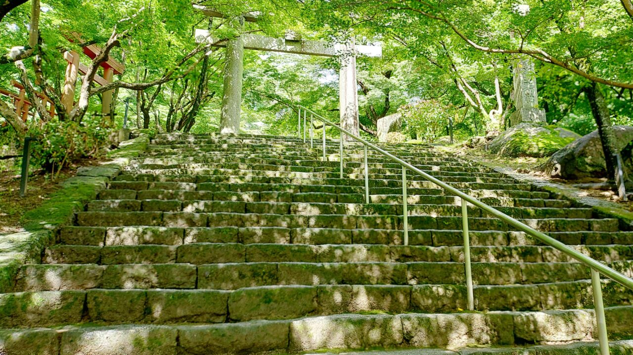 竈門神社の一の鳥居