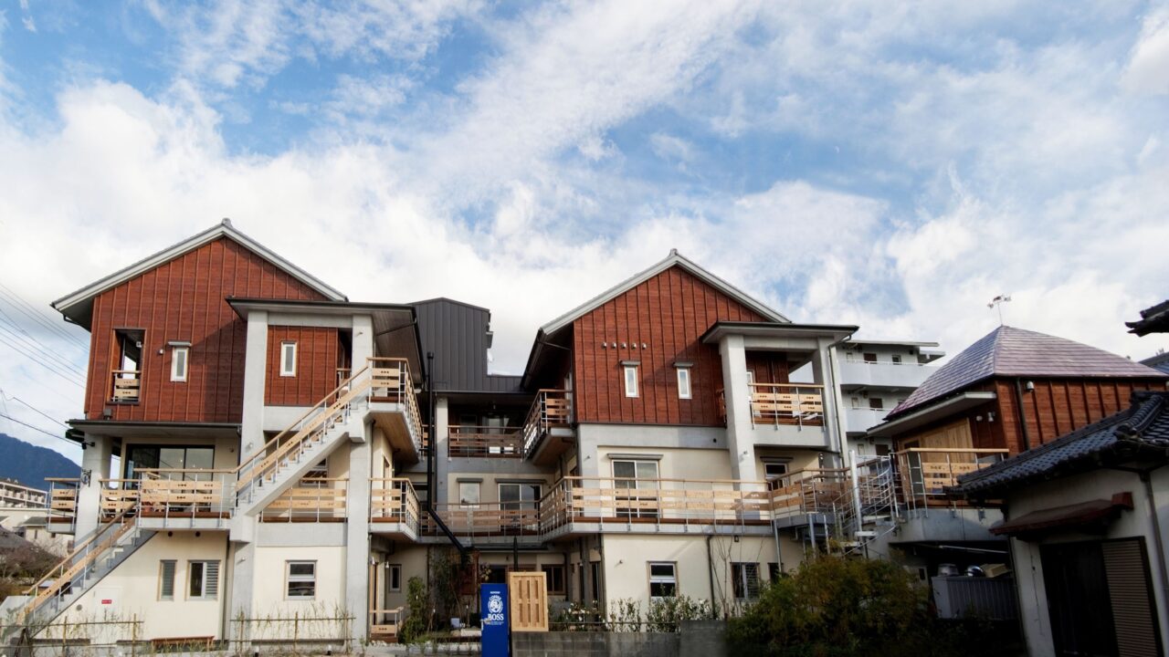 アクラスタウン