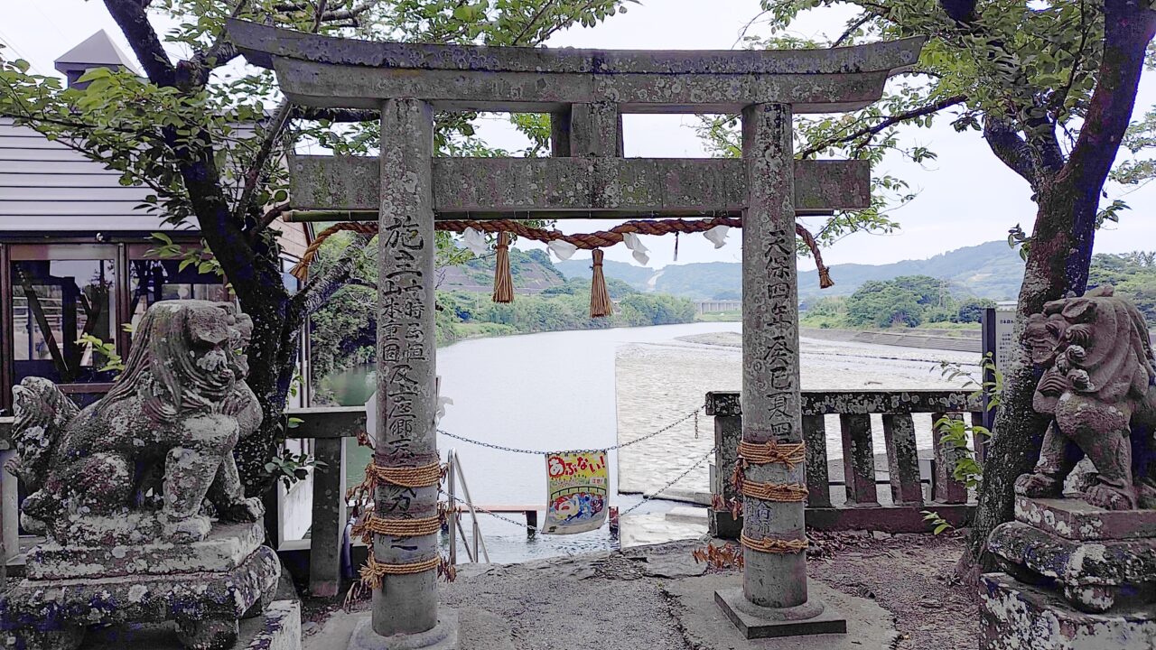 山田堰の水神社