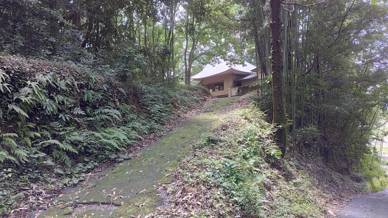 荒船神社の裏からの入口