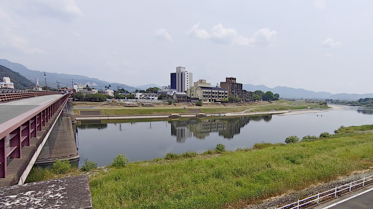 対岸から見た原鶴温泉