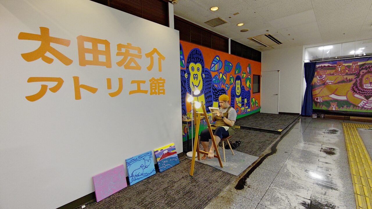 ライブペインティング中の太田宏介氏