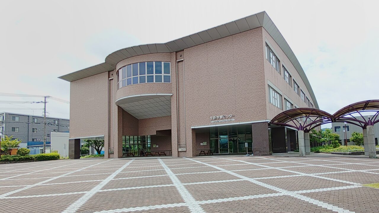 筑紫野市生涯学習センターの外観
