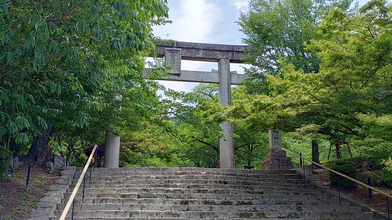 竈門神社の一の鳥居
