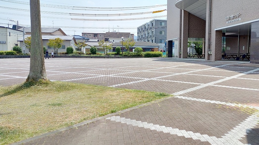 パープルプラザのイベント広場